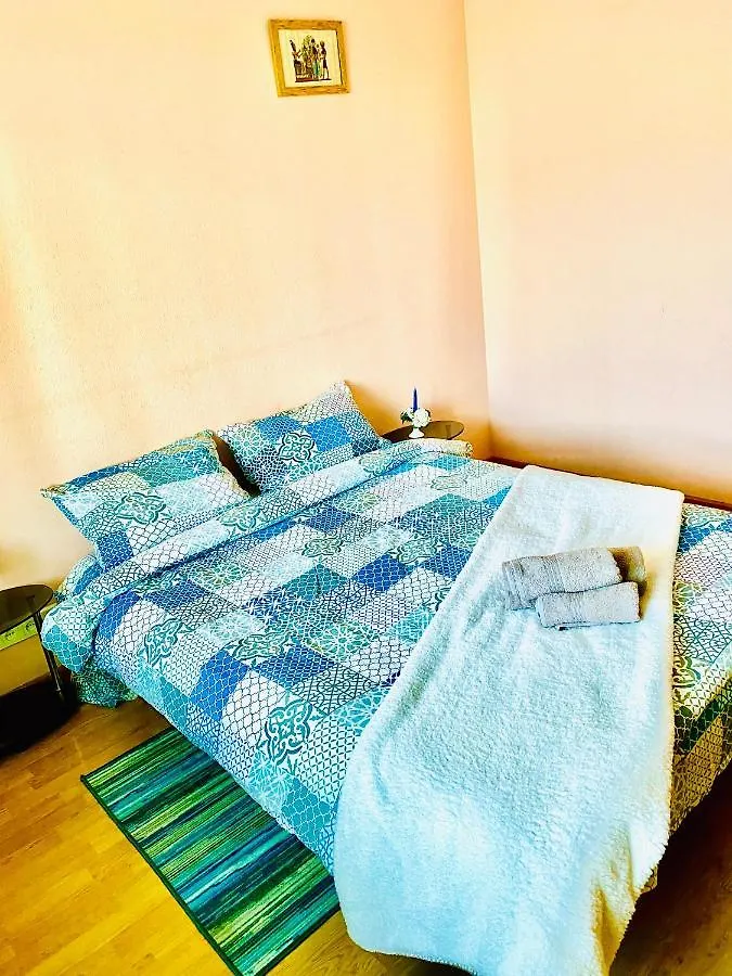 Comfortable Apartments,Metro Kharkivska,Poznyaki Kyiv Ukraine