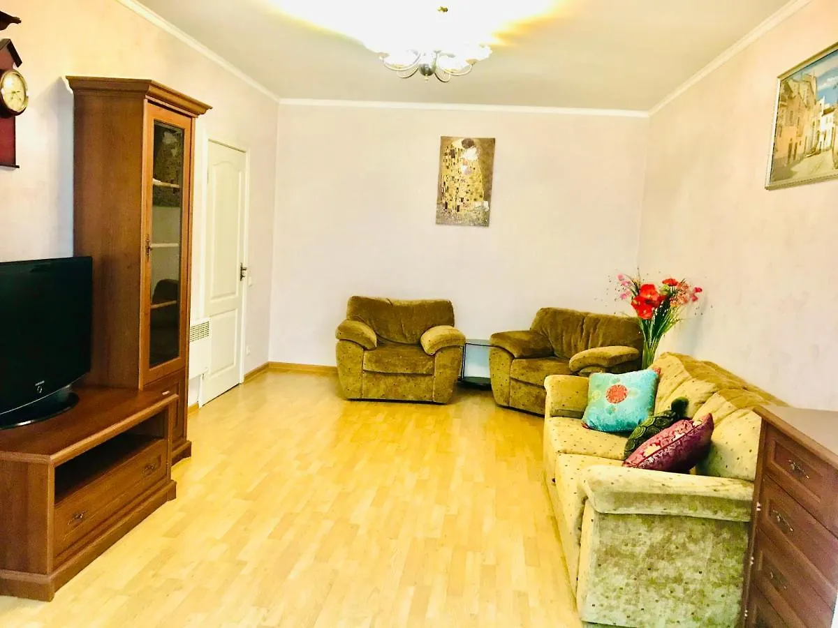 Apartamento Comfortable Apartments,Metro Kharkivska,Poznyaki Kiev